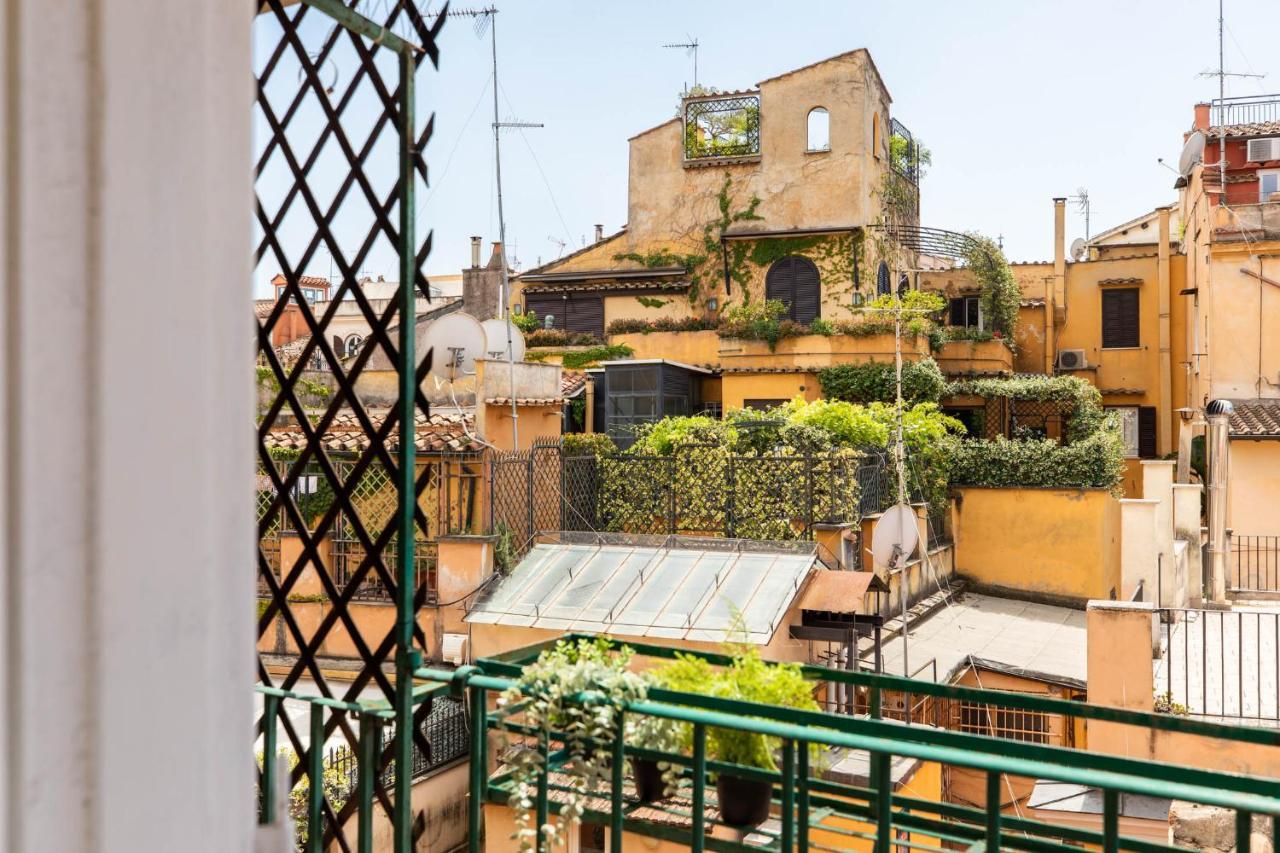 Iflat Margutta Colors On Canvas Appartement Rome