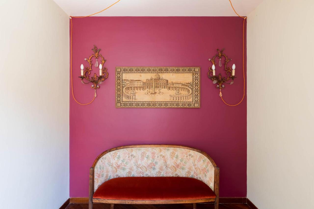 Appartement Iflat Margutta Colors On Canvas
