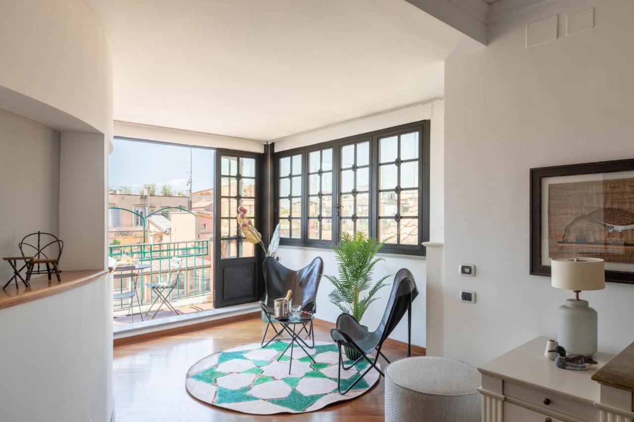 Iflat Margutta Colors On Canvas Appartement