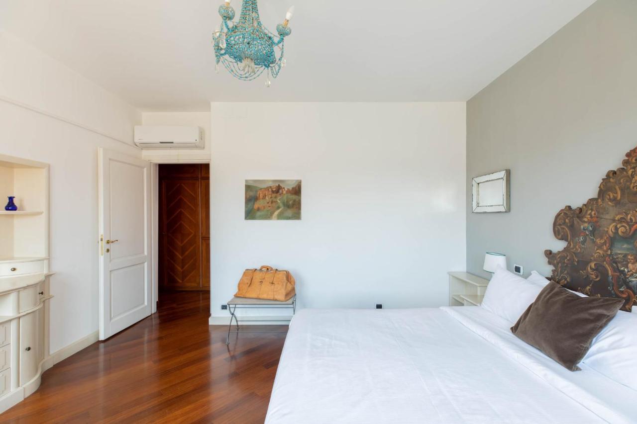 Iflat Margutta Colors On Canvas Appartement Rome